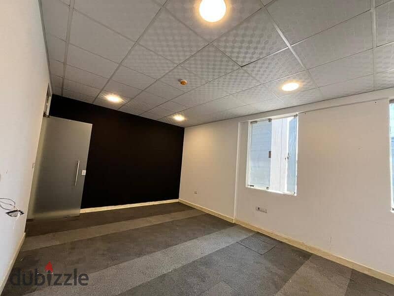 Office space 600 sqm in Bank center 14