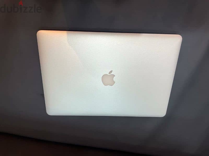 apple MacBook pro 2015 15 inch 2