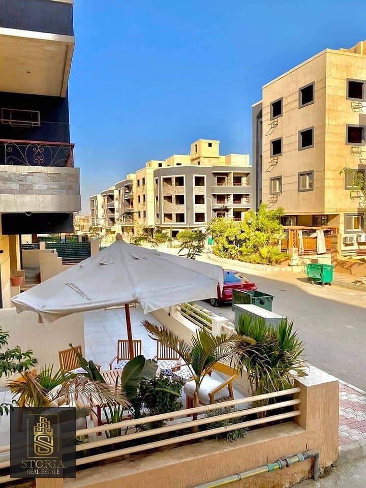 With a down payment of 1,200,000, receive your apartment in the heart of the Fifth Settlement, next to the American University in Cairo. 2