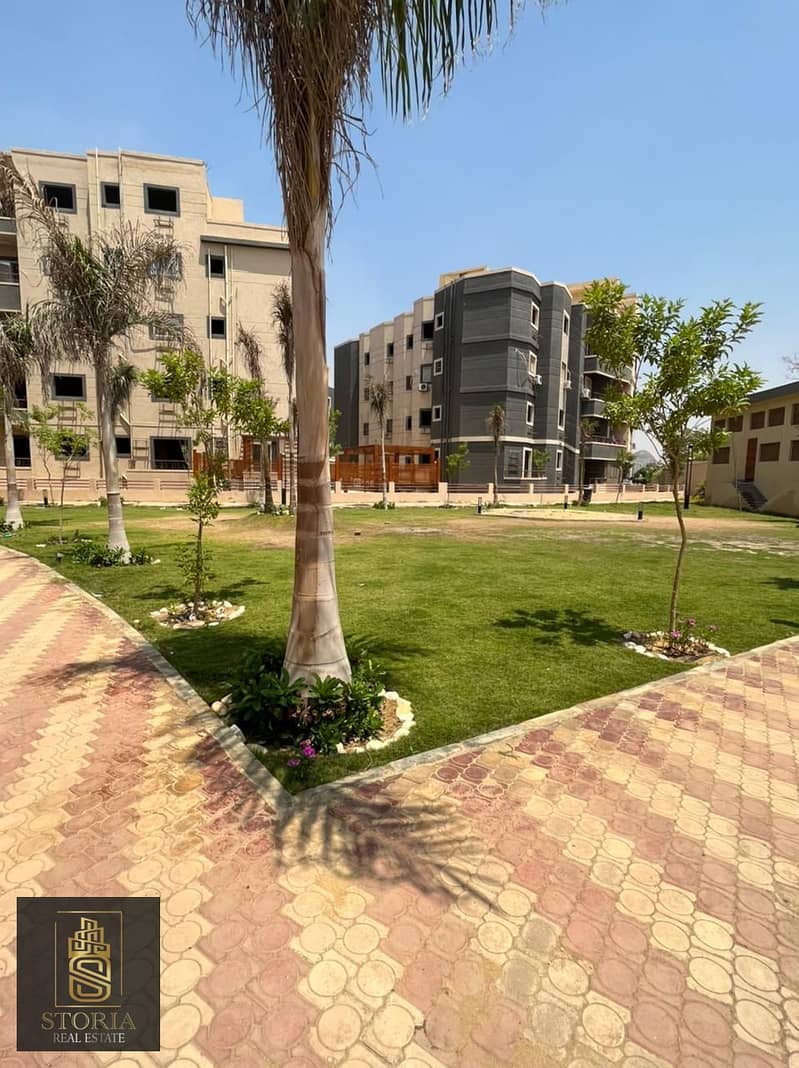 With a down payment of 1,200,000, receive your apartment in the heart of the Fifth Settlement, next to the American University in Cairo. 3