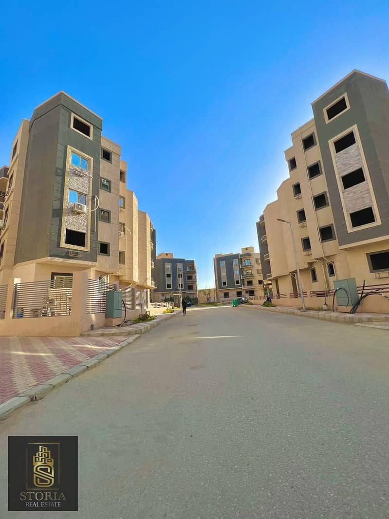 With a down payment of 1,200,000, receive your apartment in the heart of the Fifth Settlement, next to the American University in Cairo. 9