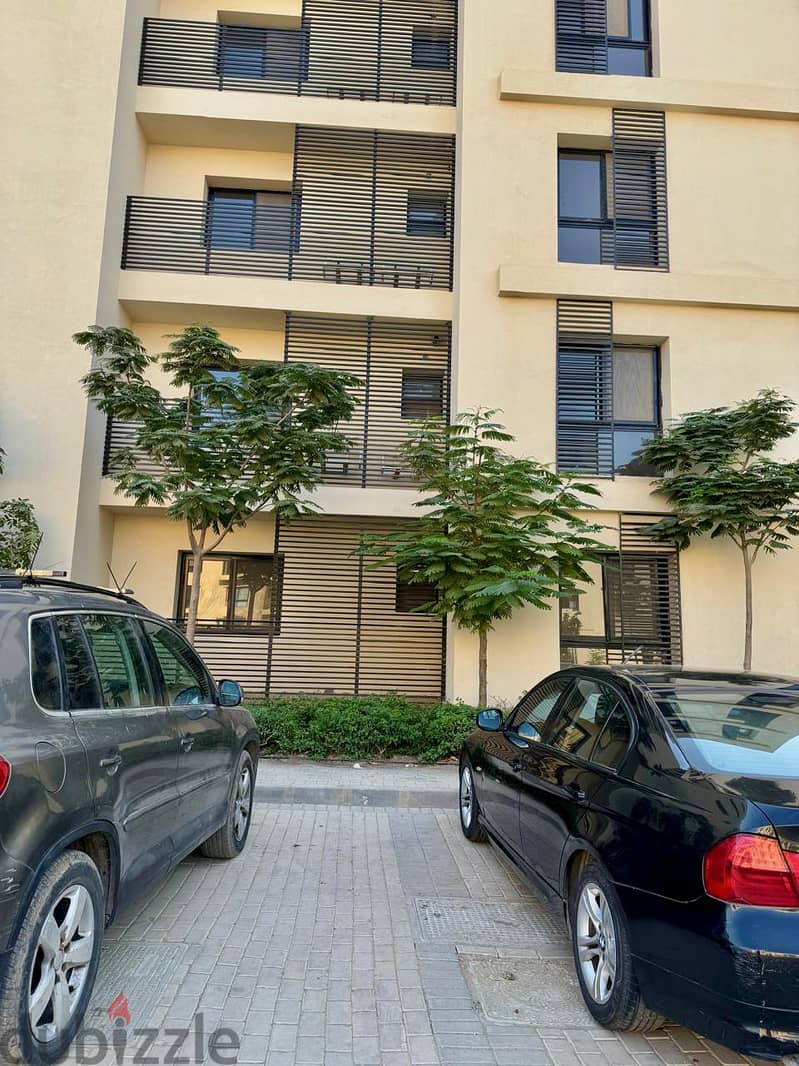 210 sqm ready-to-move apartment in OWEST (من المالك مباشرة) 5