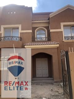 Standalone for sale ready to move semi Finished in Les Rois Compound 425 m