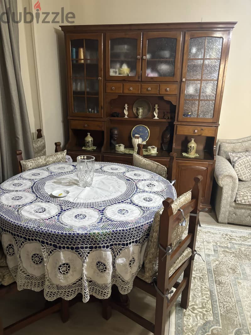 PRICE REDUCTION Full set of dining room like brand new 1