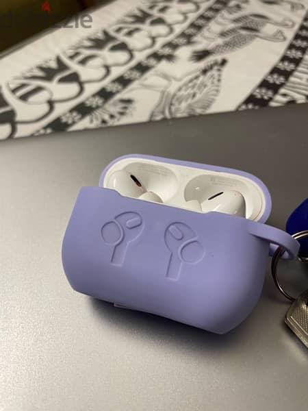 AirPods Pro 2 حاله ممتازه 4