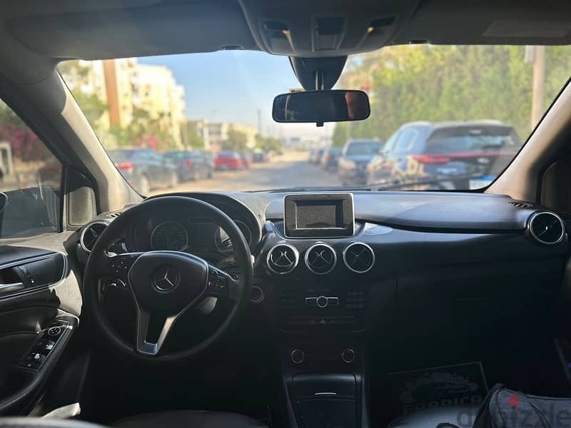 B200 فابريكا حالة ممتازة و للبدل 5