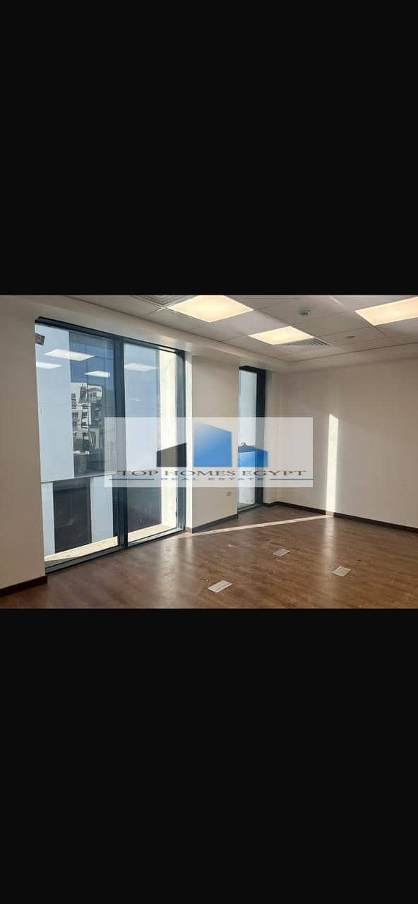 Office for rent 142 SQM fully finished with ACs in a prime location in Hyde Park / مكتب للإيجار متشطب بالتكييفات موقع مميز في هايد بارك 2