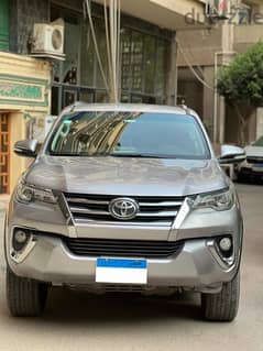 للايجار تويوتا فورتنشر بسائق و بدون - Toyota Fortuner for rent