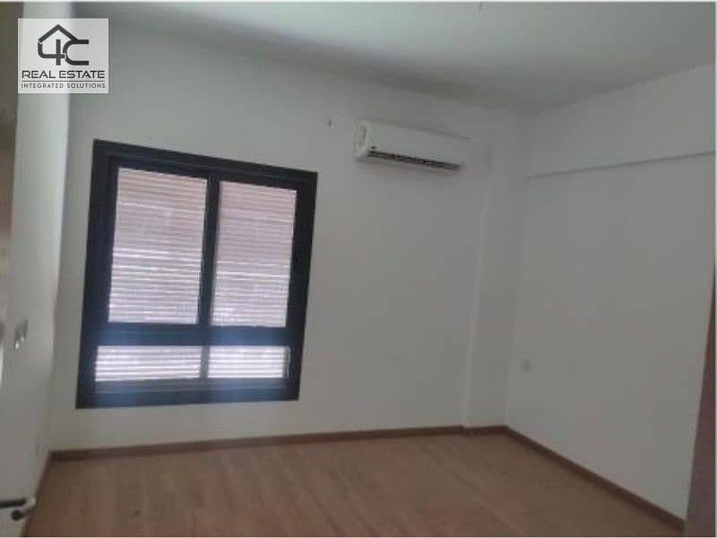 apartment with air conditioners with the longest period of payment in installments ready to move in, at a price that includes maintenance and a garage 12