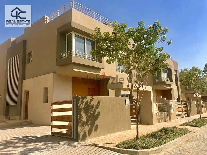 Stand-alone villa for sale, 256 square meters, 4 rooms, 5 bathrooms, view, landscape, distinctive location, at the lowest price in the market 1