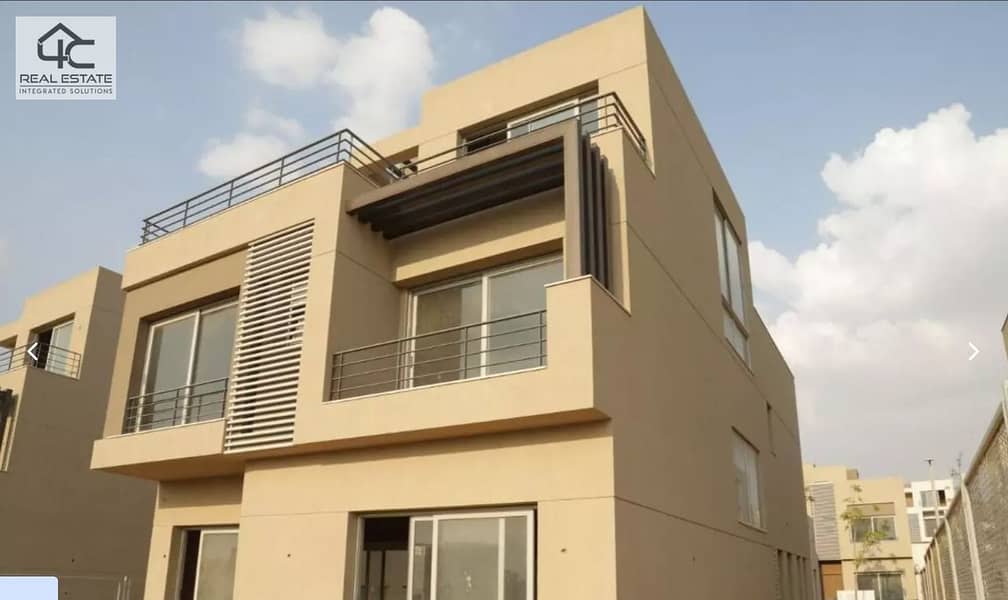 Stand-alone villa for sale, 256 square meters, 4 rooms, 5 bathrooms, view, landscape, distinctive location, at the lowest price in the market 2