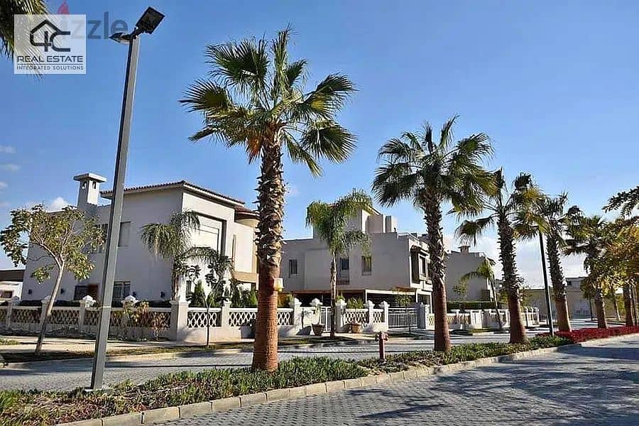 Stand-alone villa for sale, 256 square meters, 4 rooms, 5 bathrooms, view, landscape, distinctive location, at the lowest price in the market 5