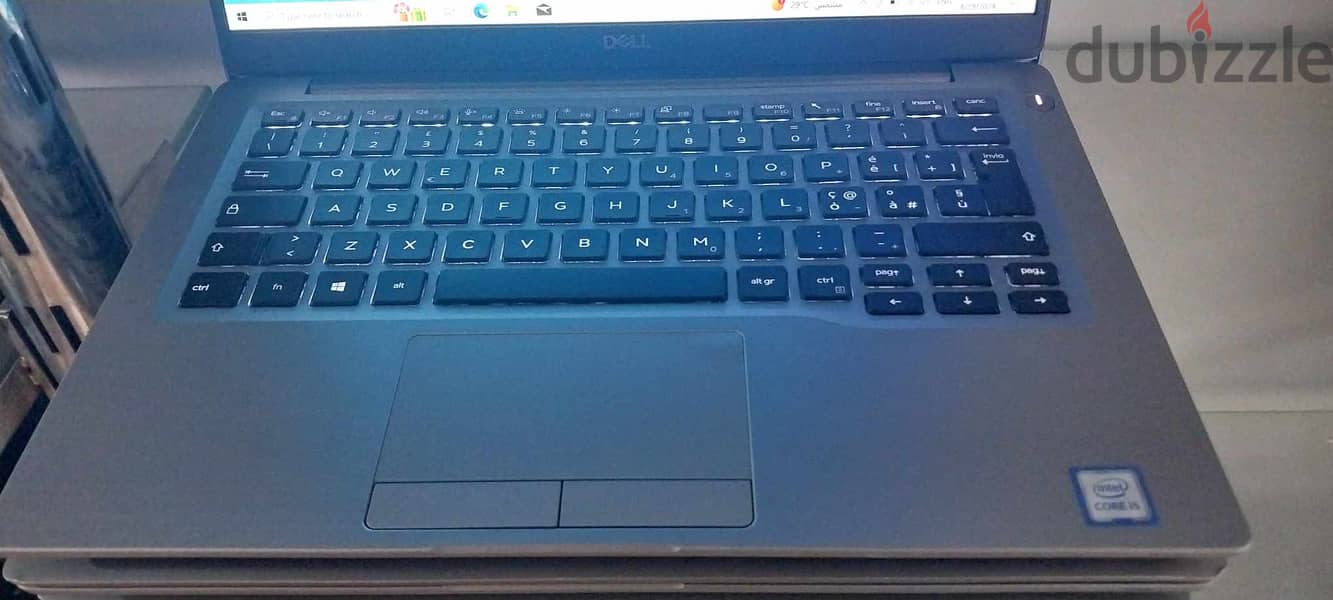 Dell 7400 الجيل التامن i5 بماتيريال معدن و لون فضي شيك جدا ultra slim 5