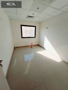 A clinic for rent 40 m one room at a special price finished and with air conditioning in the medical mall UMC in the Fifth Settlement