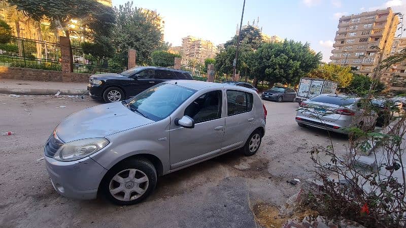 Renault Sandero 2012 3