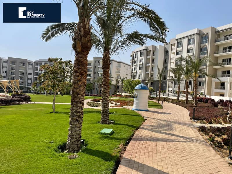 Lowest Price and Down Payment in Greens Hyde Park New Cairo For Sale Best Price Own Your Apartment Now !! 7