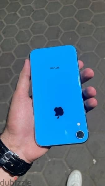 iPhone XR 128 b:82% معه العلبه 3