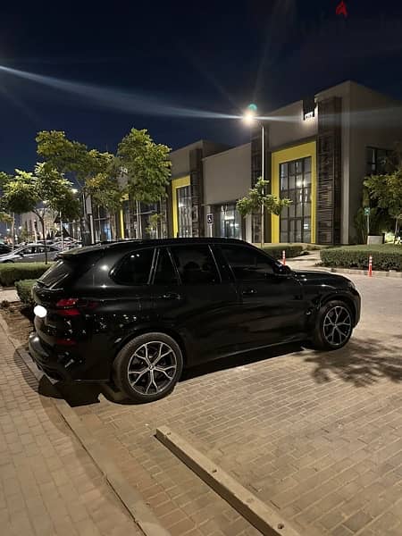 BMW X5 M60 2024 1