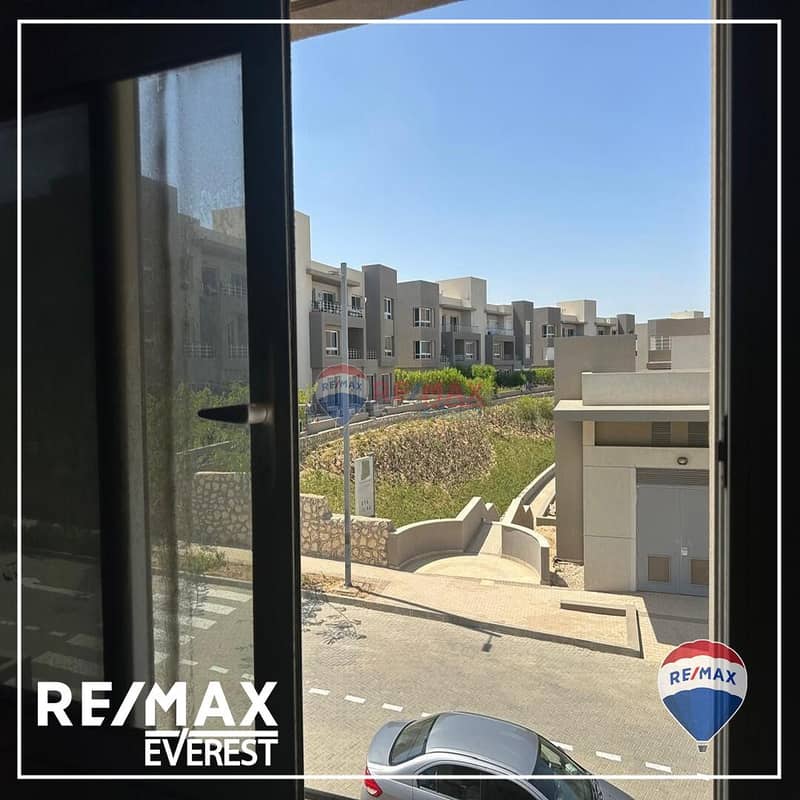 Townhouse Corner for sale in  Etapa Compound - Sheikh Zayed 3