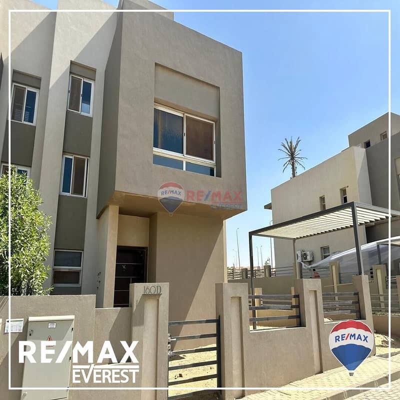 Townhouse Corner for sale in  Etapa Compound - Sheikh Zayed 5