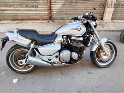 هوندا x4    1300cc