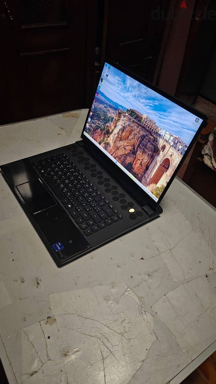 Dell Alienware m16 r1 1