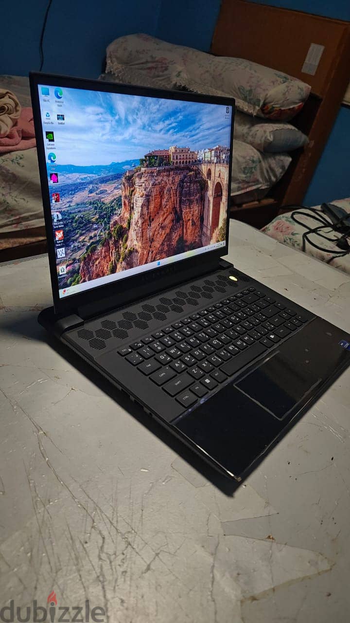 Dell Alienware m16 r1 2