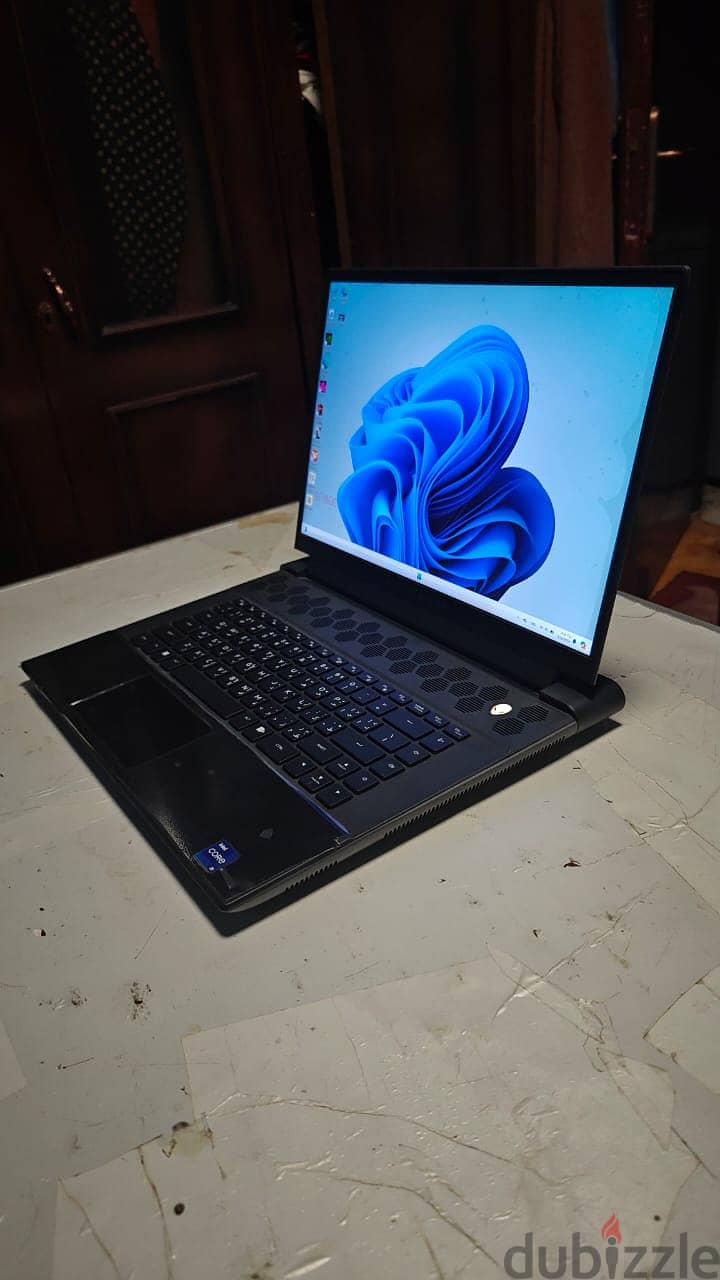 Dell Alienware m16 r1 8