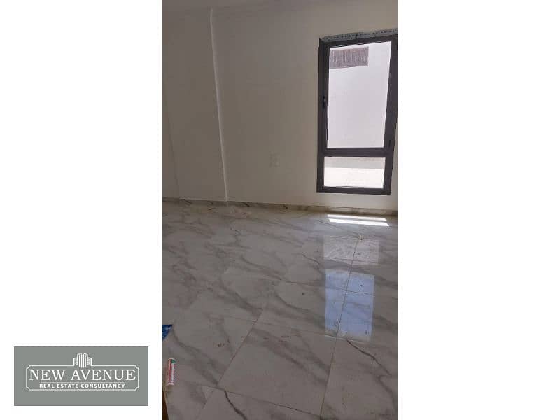 Apartment for sale  ready to move fully finished in the icon newcairo 5