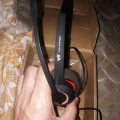 VT headset 0