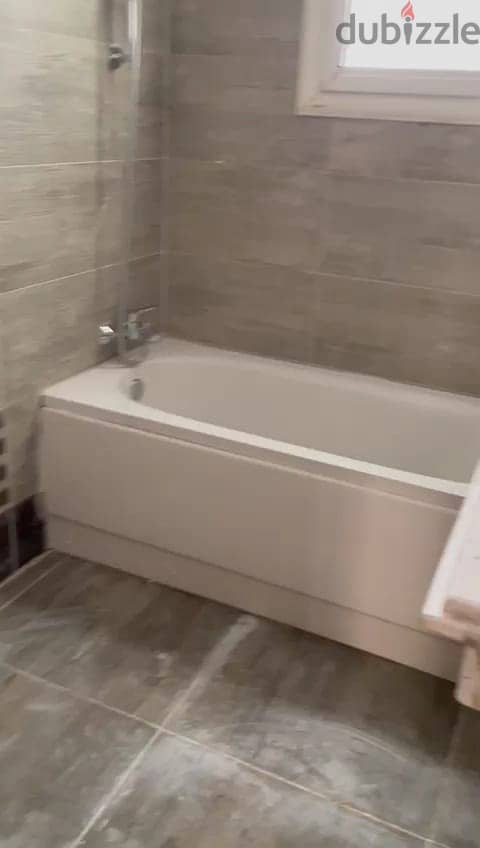 Recessed Bathtub Duaravit بانيو شاسيه ديورافيت 0