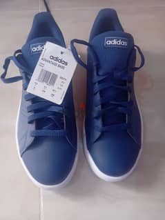 adidas (advantage base)size  42 2/3