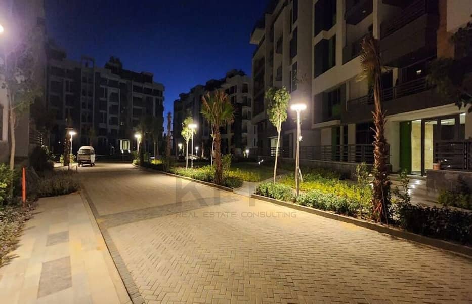 استلم فوري شقتك 3غرف بجوار AUC فيو POOL ولاندسكيب | Cairo / New Cairo / The Icon Residence Compound 6