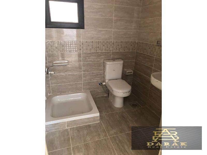 Here is the translation of the text:  ---  **Special opportunity for sale in Madinaty: 77 sqm apartment, immediate delivery in B8. **  ---   Let me kno 7