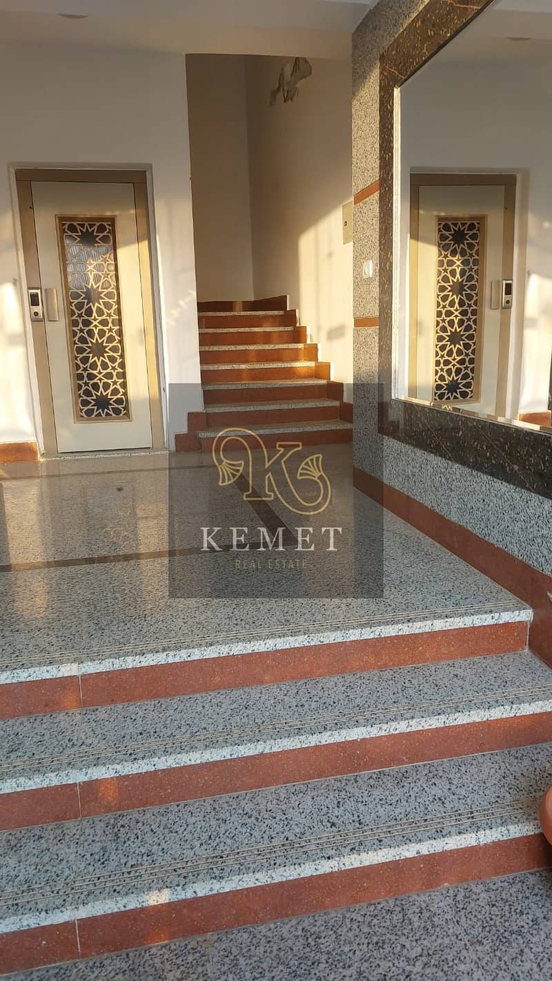 195 sqm apartment, first floor, super luxurious finishing, very luxurious building, fully inhabited, distinctive location, directly in front of Mounta 1