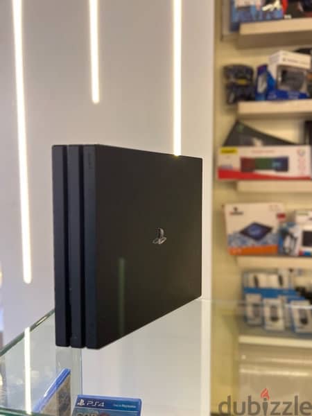 PS4 PRO بضمان 1