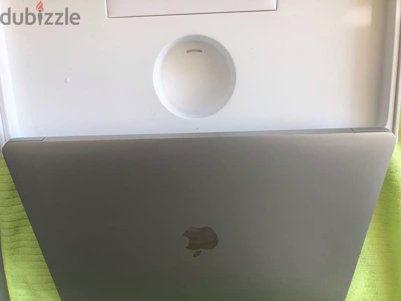 MacBook Pro 2017 | Core i5 | 13.3 inch | 8GB Ram | 512 Storage | Touch 1