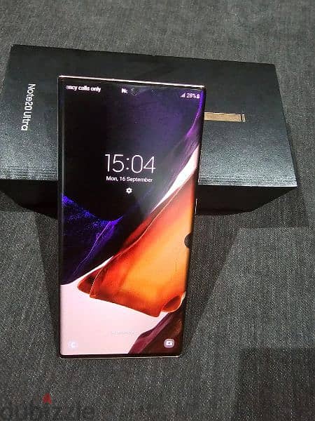 Note 20 ultra فيه نقطة في كرف الشاشة 2