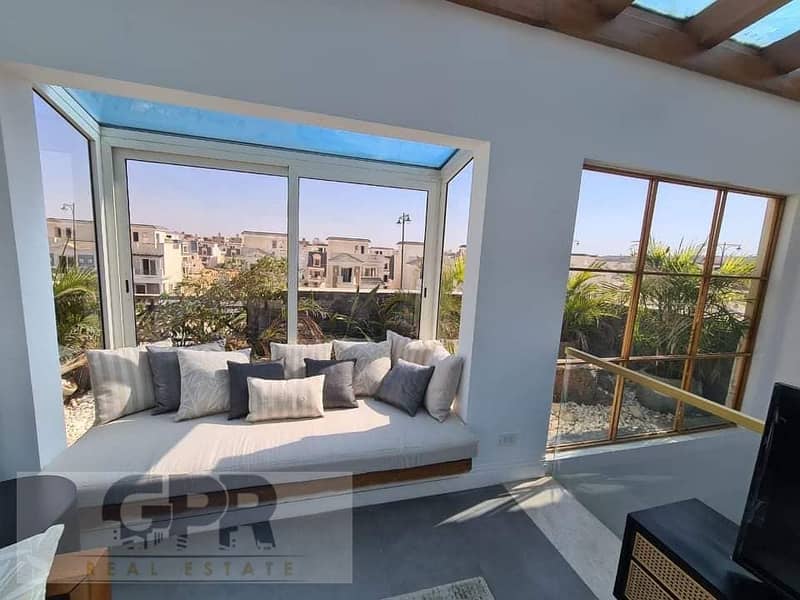 penthouse loft + Roof 85sqm ready to move in mountain view icity new cairo / للبيع في ماونتن فيو سكاي لوفت دور اخير بحري جاهز للسكن بسعر مميز 1