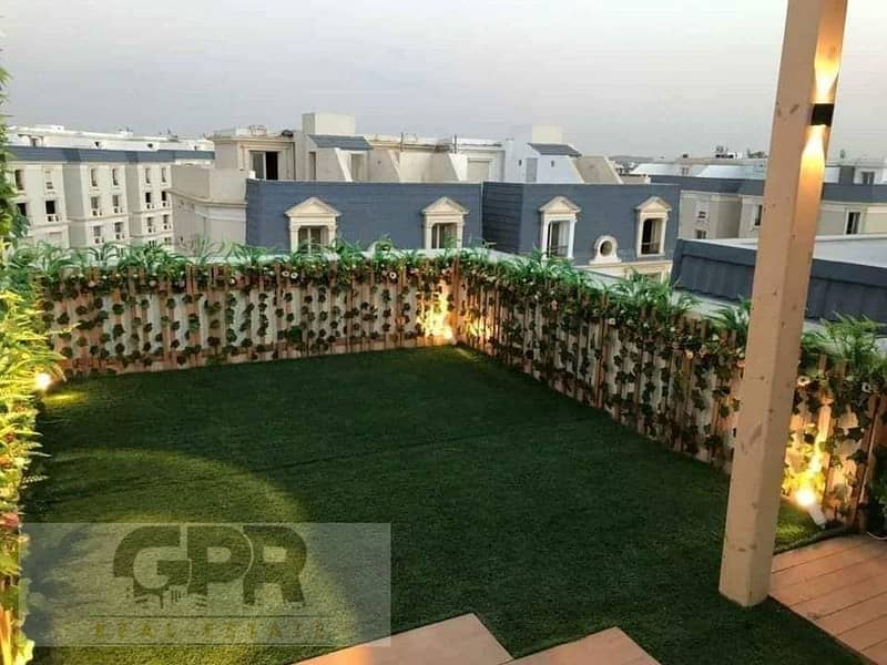 penthouse loft + Roof 85sqm ready to move in mountain view icity new cairo / للبيع في ماونتن فيو سكاي لوفت دور اخير بحري جاهز للسكن بسعر مميز 2