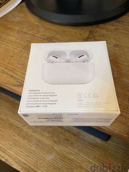 Apple AirPods Pro (wireless with MagSafe) 1