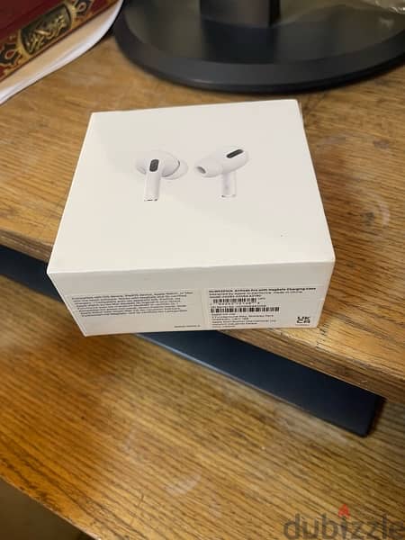 Apple AirPods Pro (wireless with MagSafe) 3