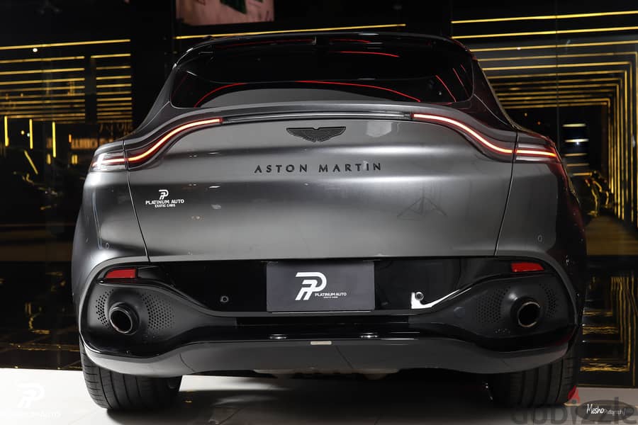 Aston Martin DBX 2021 9