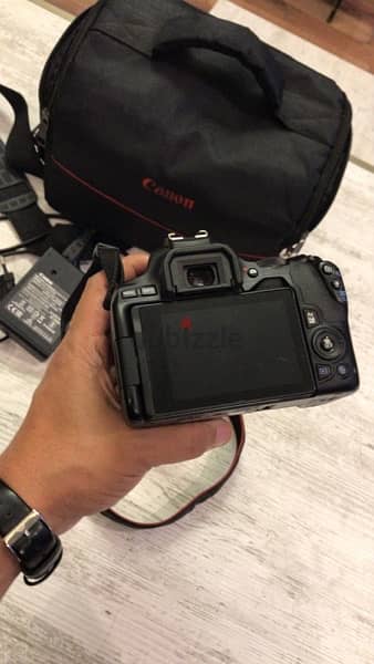 كاميرا كانون 250D كاملة حالة الجديدة Canon 250D- excellent condition