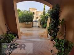 luxury Villa 5Beds for sale in stone park neat to airport / فيلا للبيع على اللاجون دايركت بسور قطاميه هايتس بغرب الجولف متاحة للمعاينة