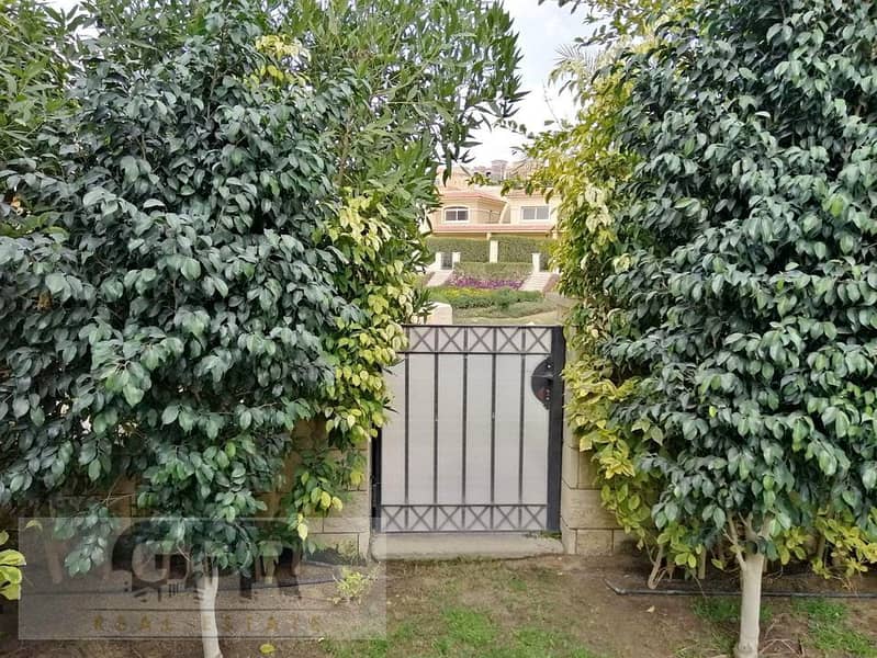 luxury Villa 5Beds for sale in stone park neat to airport / فيلا للبيع على اللاجون دايركت بسور قطاميه هايتس بغرب الجولف متاحة للمعاينة 2