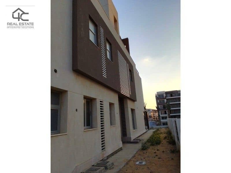 Twin house for sale with prime location in New Cairo, ready to move 1