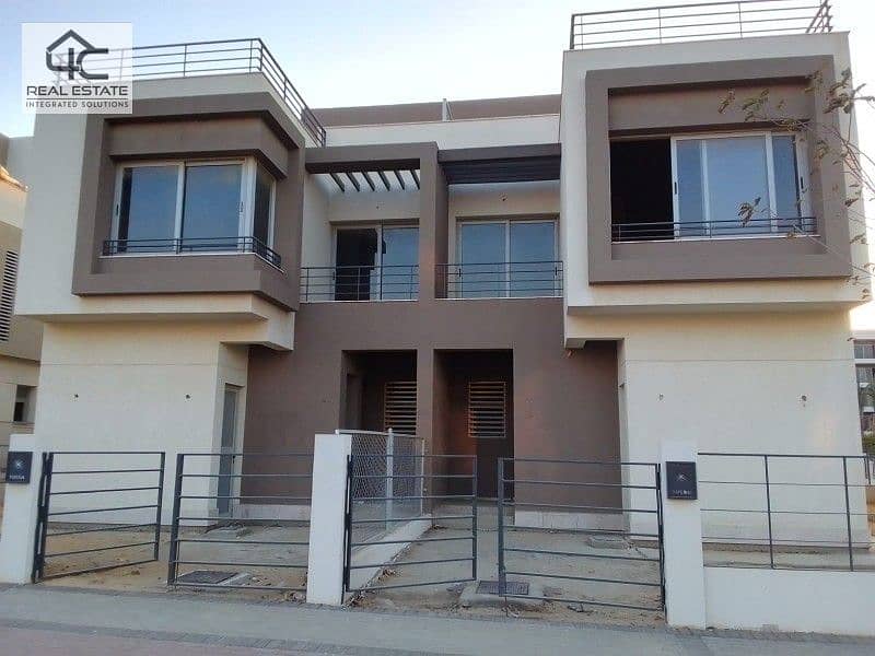 Twin house for sale with prime location in New Cairo, ready to move 2