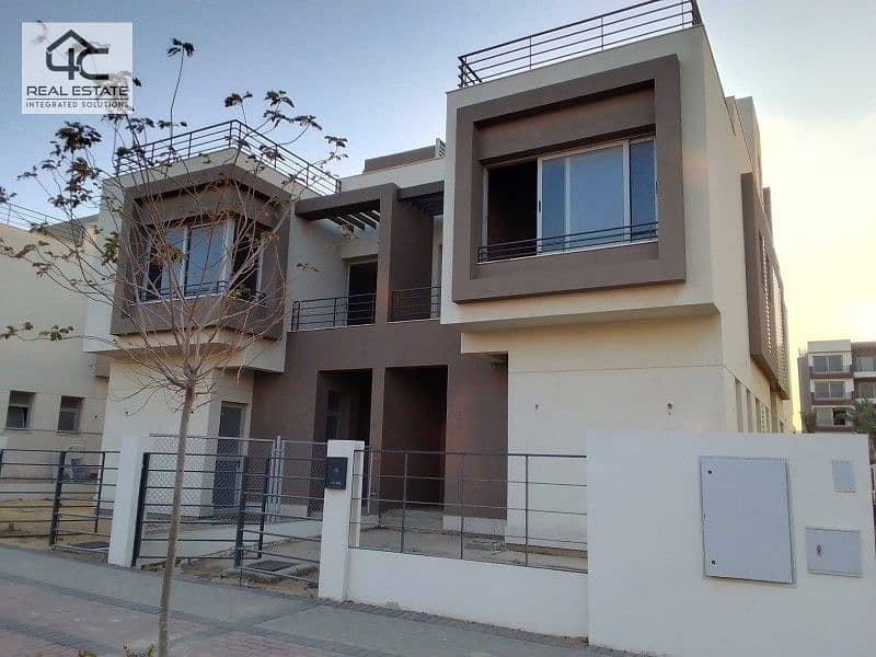 Twin house for sale with prime location in New Cairo, ready to move 4