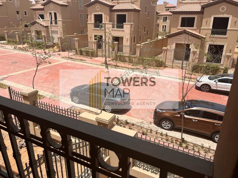 Town House Corner ON GARDEN DOWN Payment 13.5, TOTAL 17 Million READY TO MOVE / كورنر تاون هاوس للبيع فى لافيستا سيتى 4